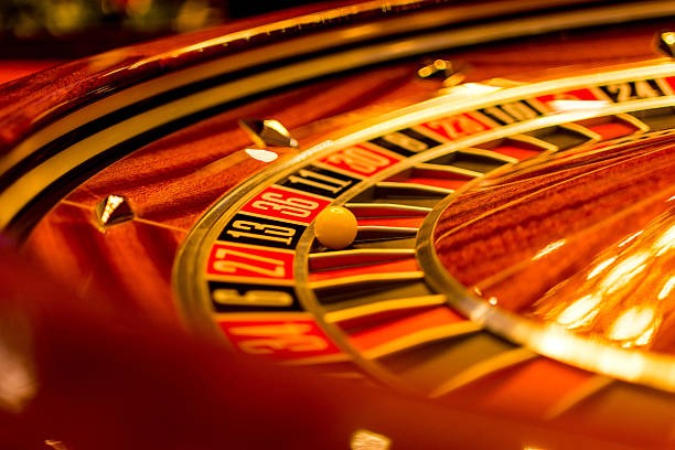 stasiunjp mobile app home screen showing live football fixtures and casino lobby
